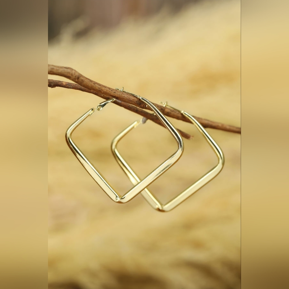 💕🎉HP💕🎉 Gold Square Hoop Earrings